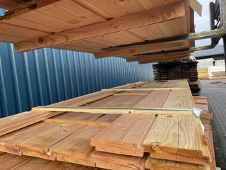 Ca. 18x Douglas Zweeds Rabat, 28x190mm, lengte 400cm